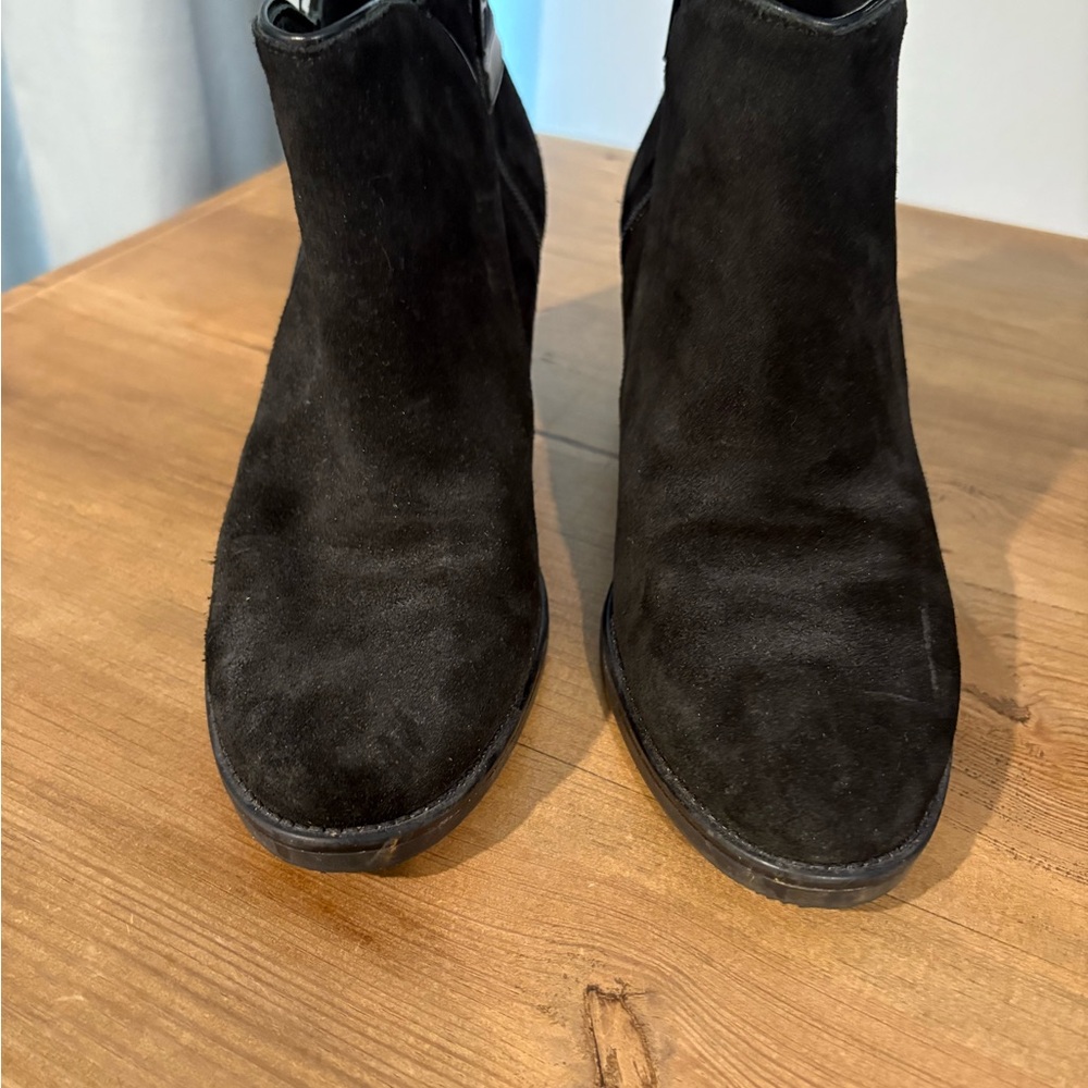 Source Unknown Black Ankle Booties